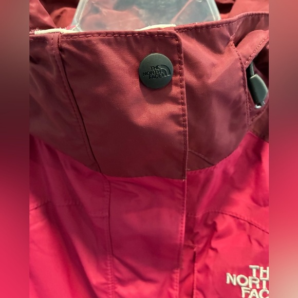 North Face Women’s Pink/Cranberry Hooded HyVent Winter Ski Jacket; Size S/P - Picture 5 of 14